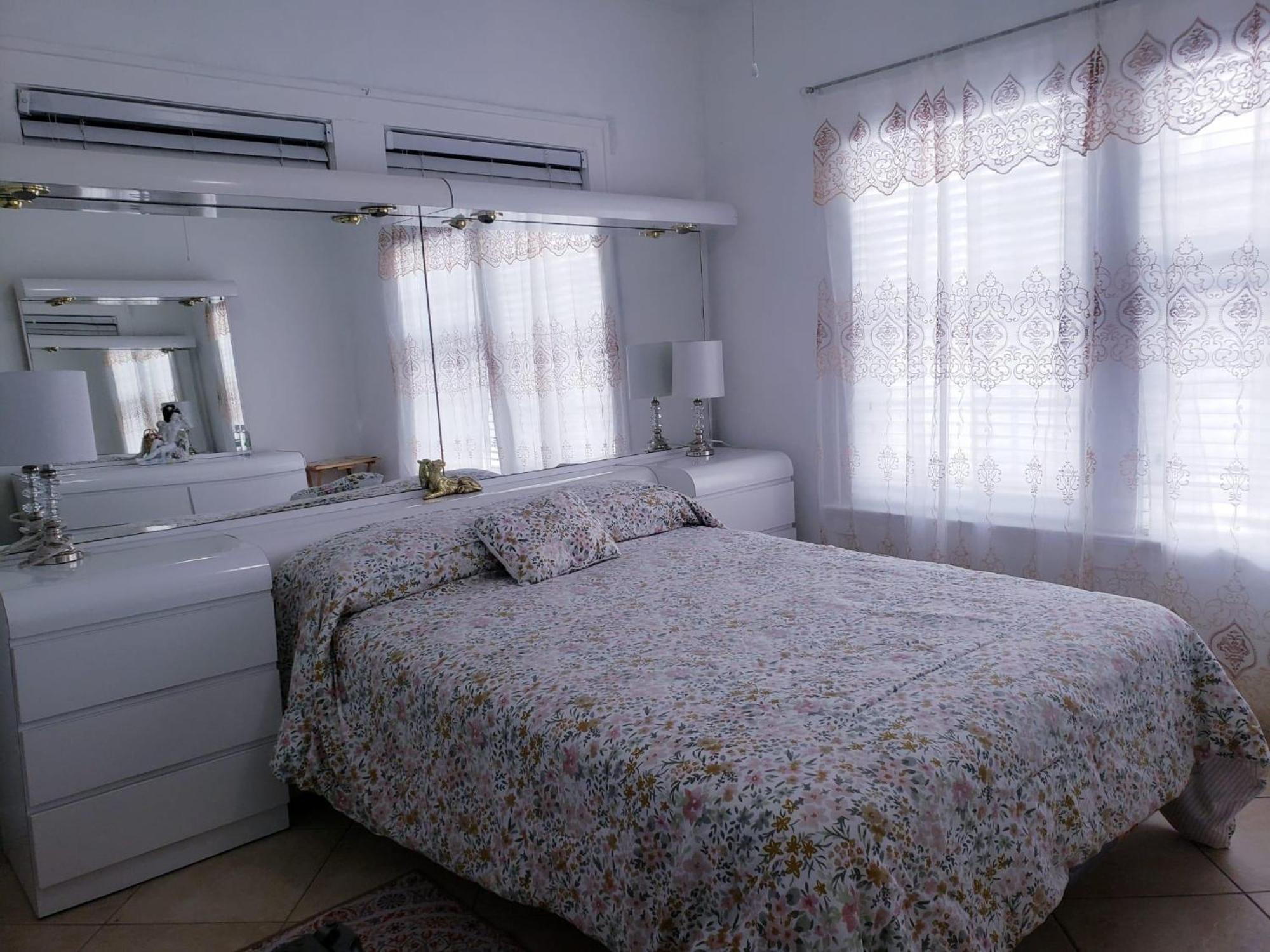 B1 Best Value On Private Bedroom With Private Bathroom In Little Havana, 迈阿密 外观 照片
