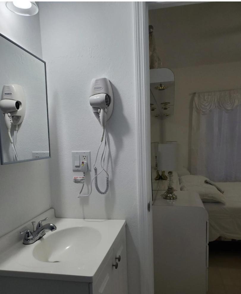 B1 Best Value On Private Bedroom With Private Bathroom In Little Havana, 迈阿密 外观 照片